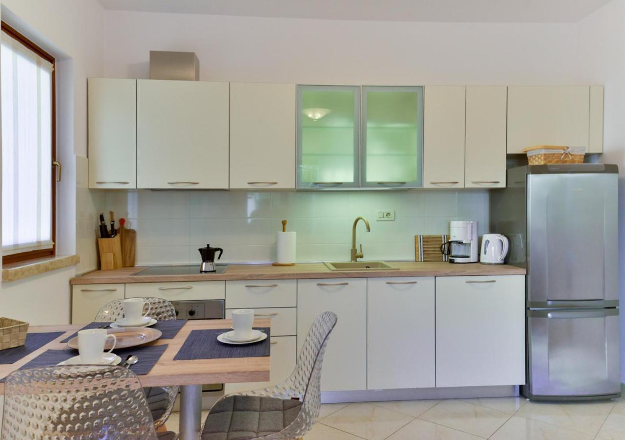 Apartments Leona อูมัค ภายนอก รูปภาพ