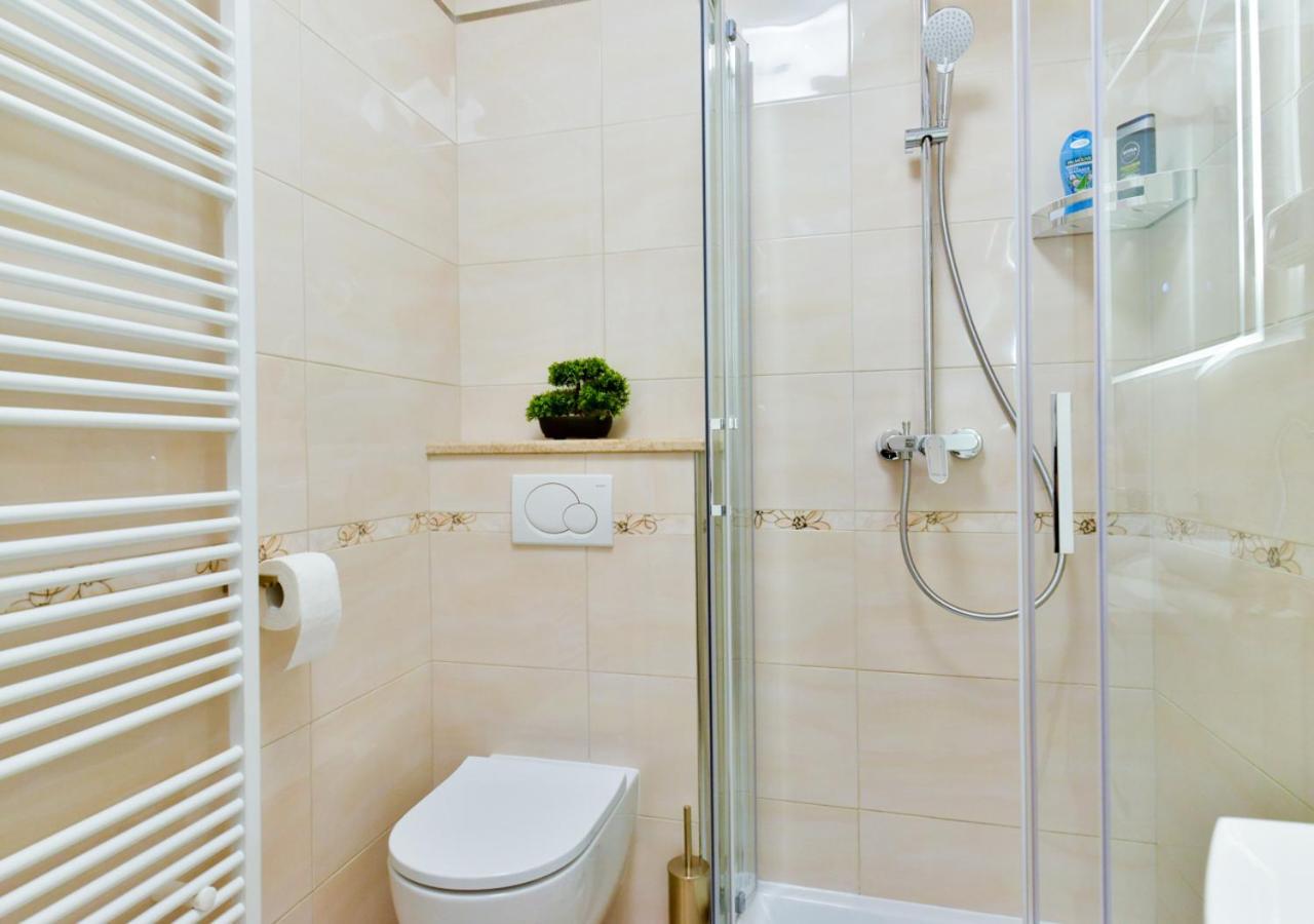 Apartments Leona อูมัค ภายนอก รูปภาพ