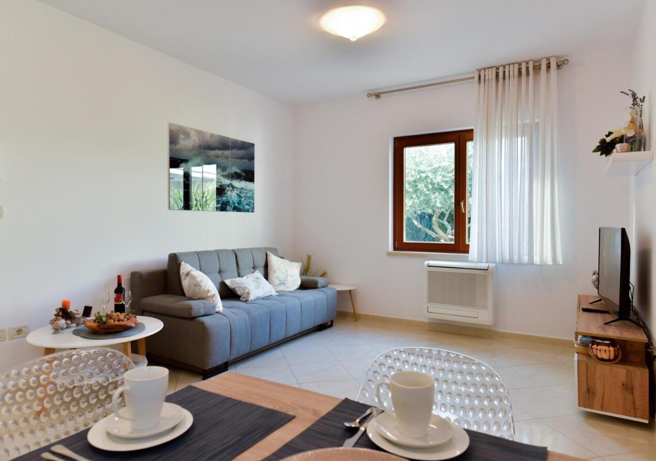 Apartments Leona อูมัค ภายนอก รูปภาพ