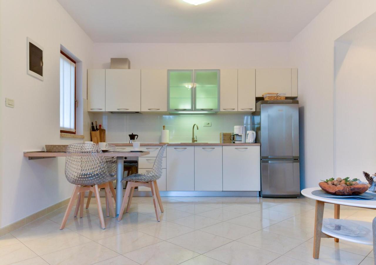 Apartments Leona อูมัค ภายนอก รูปภาพ
