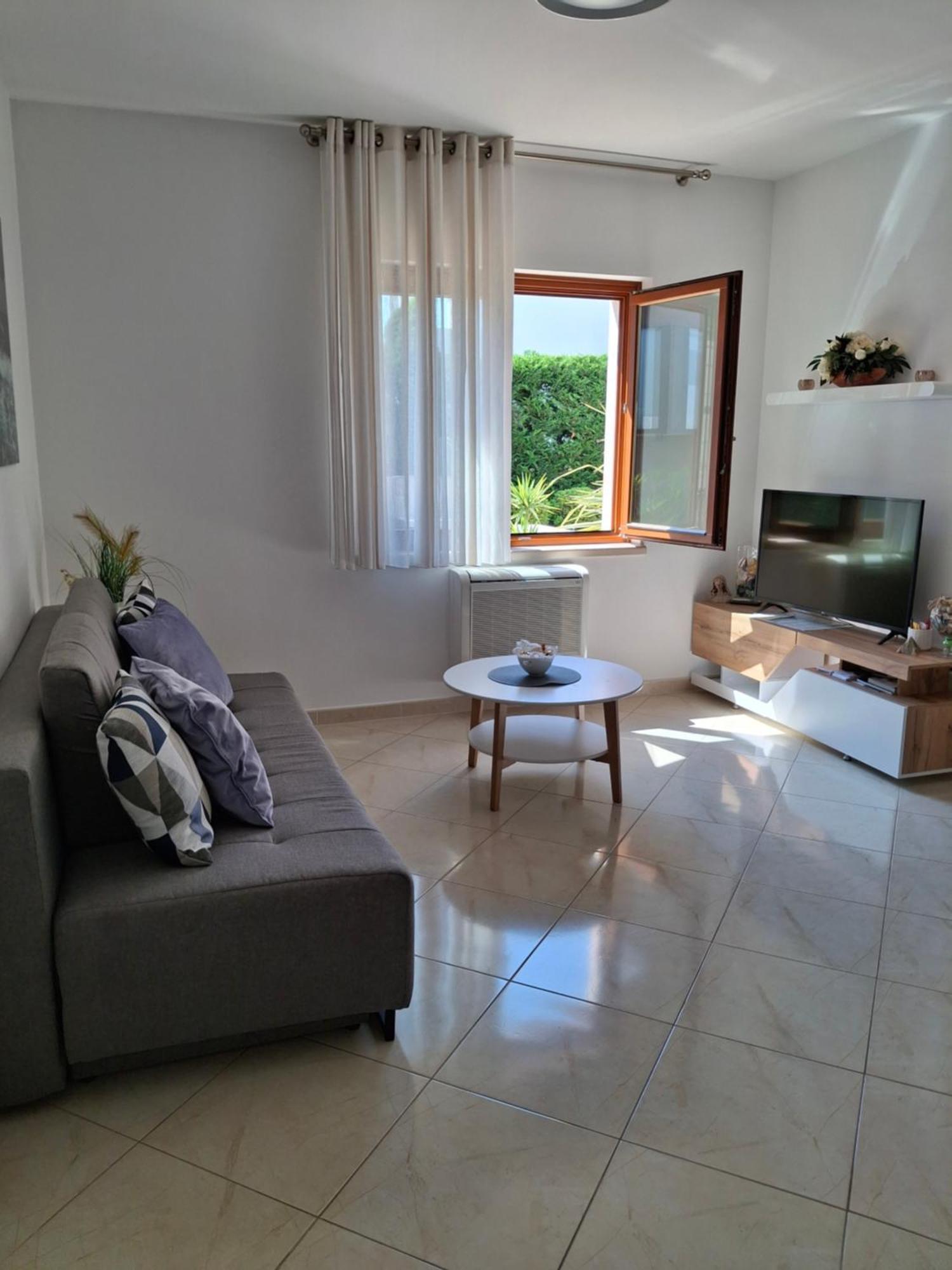 Apartments Leona อูมัค ภายนอก รูปภาพ